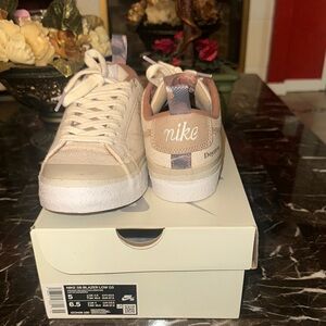 Nike Blazer Low GS Sneakers - Cream and Tan